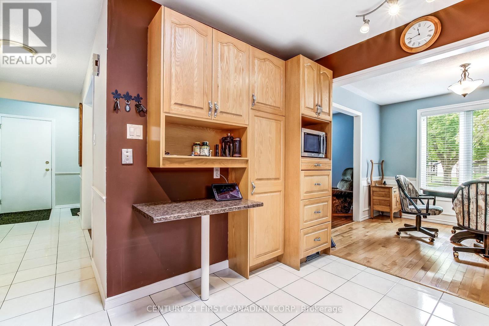 74 Winding Way Crescent, London North, Ontario  N6G 3G2 - Photo 11 - X13666124
