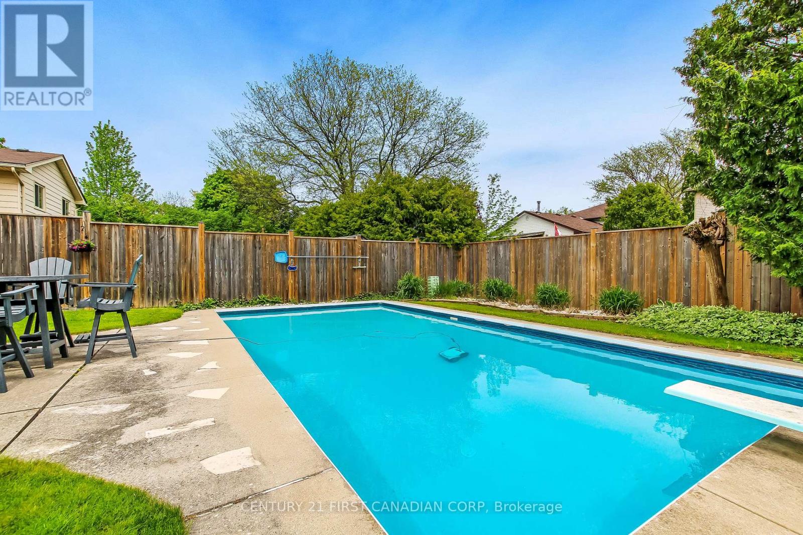 74 Winding Way Crescent, London North, Ontario  N6G 3G2 - Photo 6 - X13666124