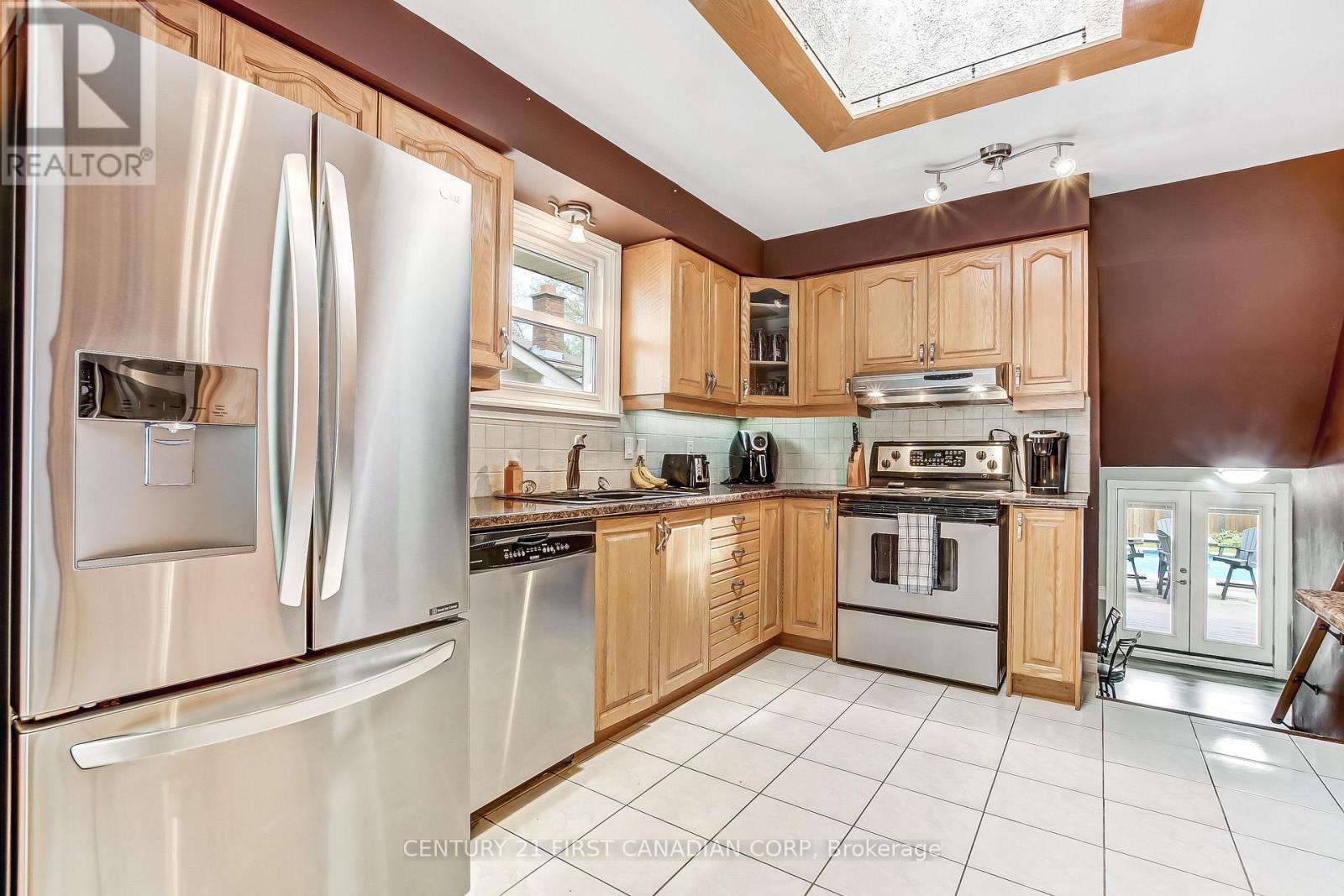 74 Winding Way Crescent, London North, Ontario  N6G 3G2 - Photo 9 - X13666124