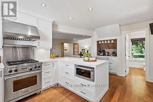 429 Ridge Road E, Grimsby, Ontario  L0R 1B2 - Photo 14 - X13610008