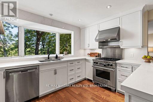 429 Ridge Road E, Grimsby, Ontario  L0R 1B2 - Photo 33 - X13610008