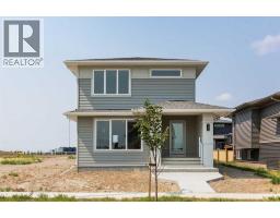 320 Aquitania Boulevard W, Lethbridge, Alberta