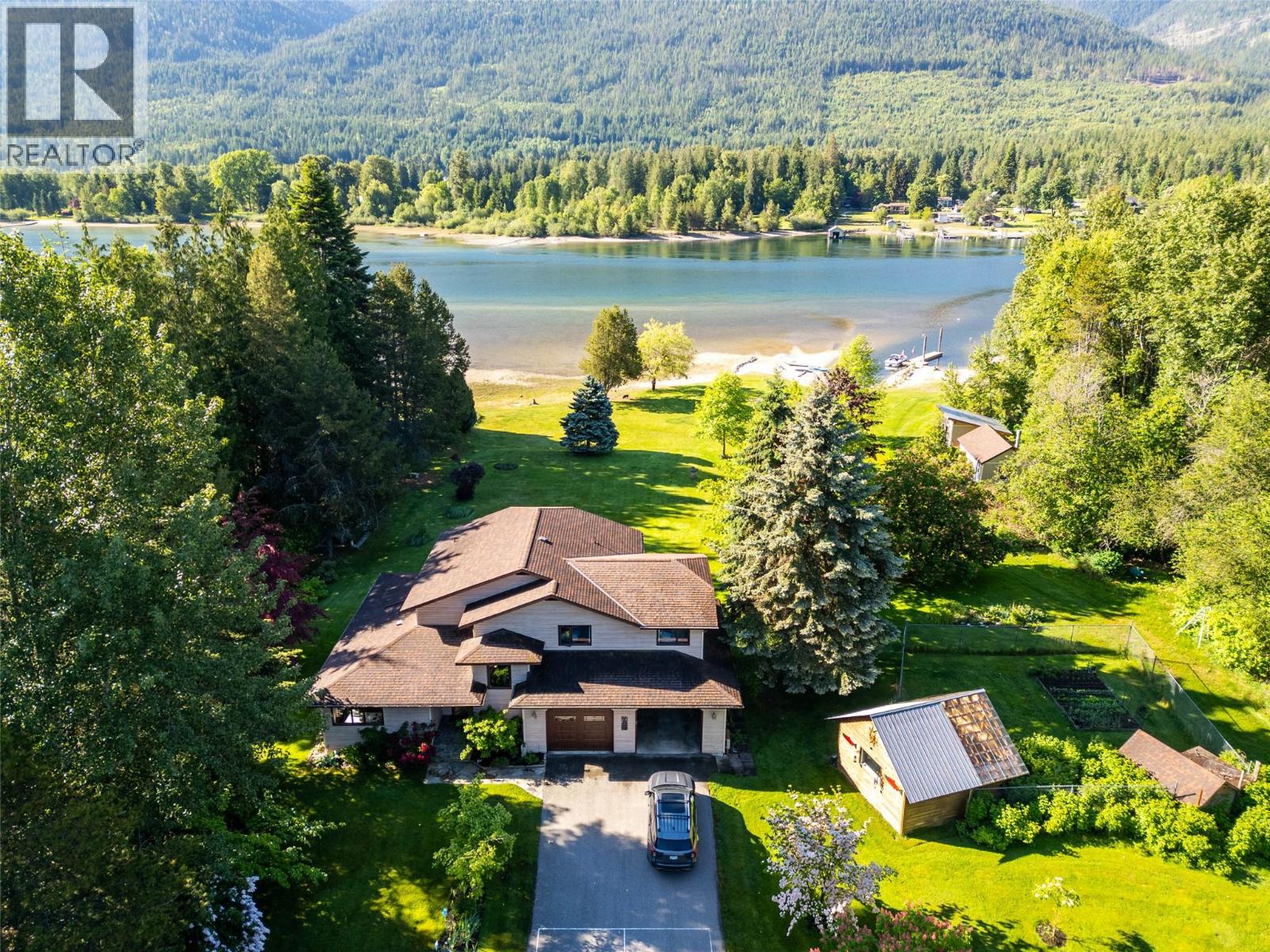 6158 REDFISH Road, Nelson, British Columbia