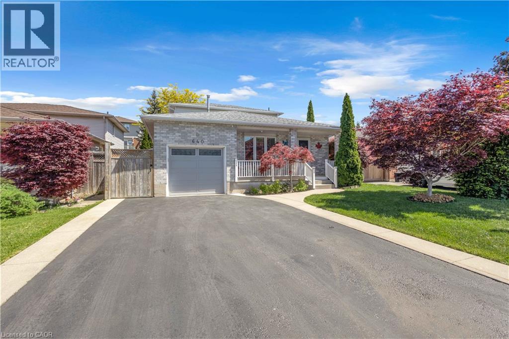 640 ACADIA Drive, Hamilton, Ontario