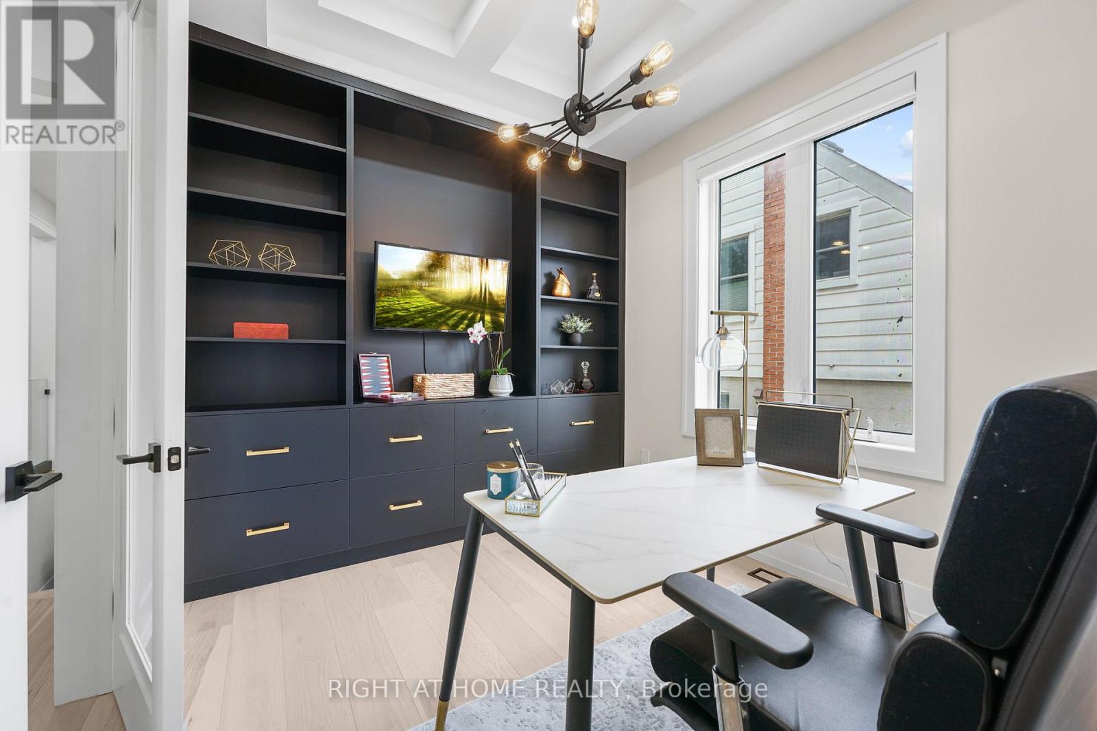 262 Senlac Road, Toronto, Ontario  M2R 1P8 - Photo 7 - C13666180