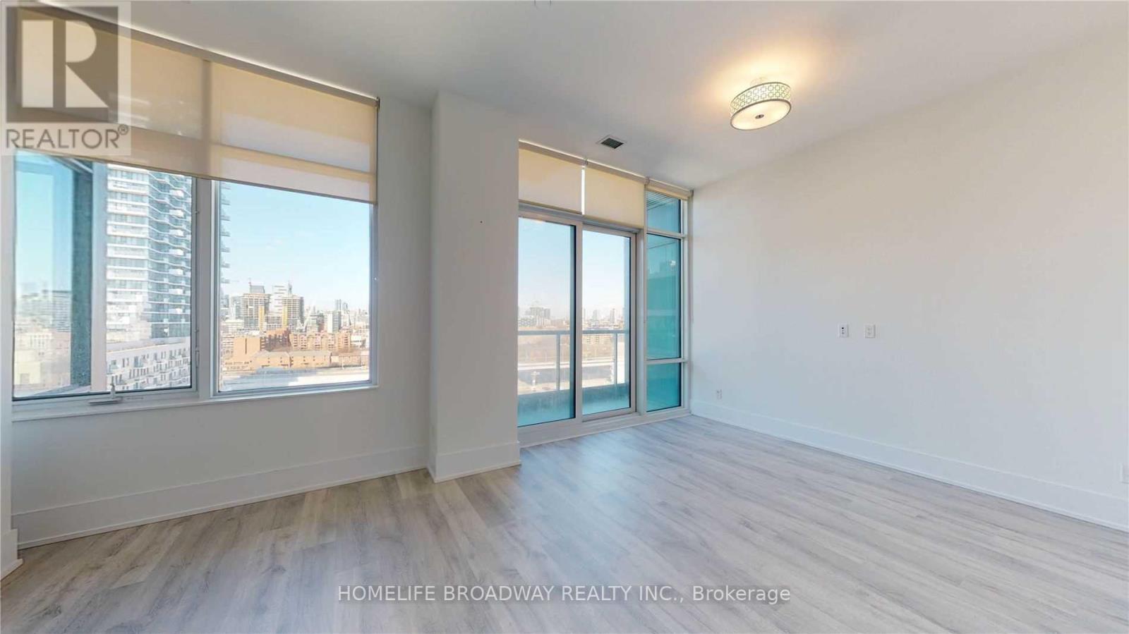 Sph31 - 1 Edgewater Drive, Toronto, Ontario  M5A 0L1 - Photo 7 - C13666240
