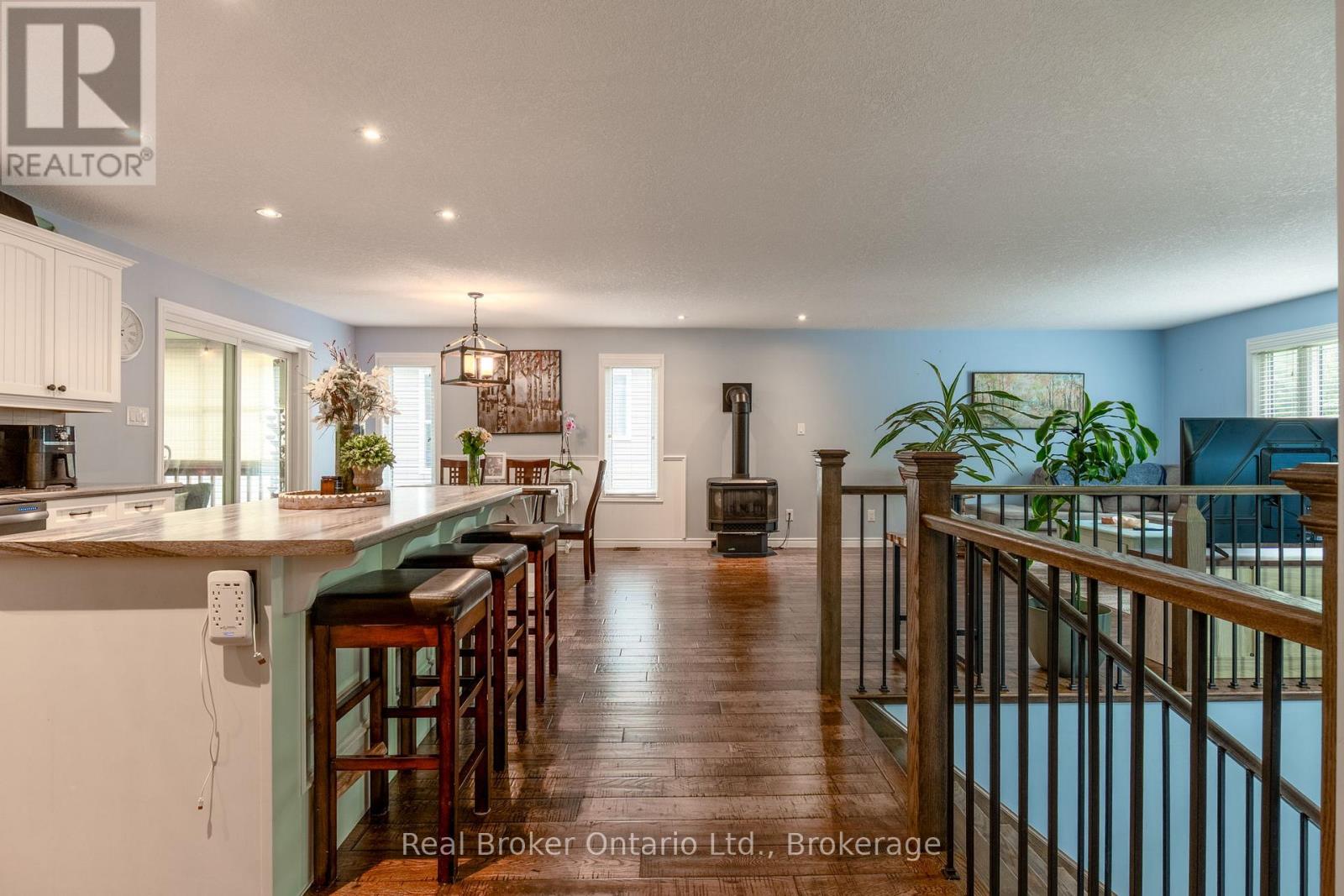 204 Golf Course Road, Wasaga Beach, Ontario  L9Z 1S6 - Photo 4 - S13666112