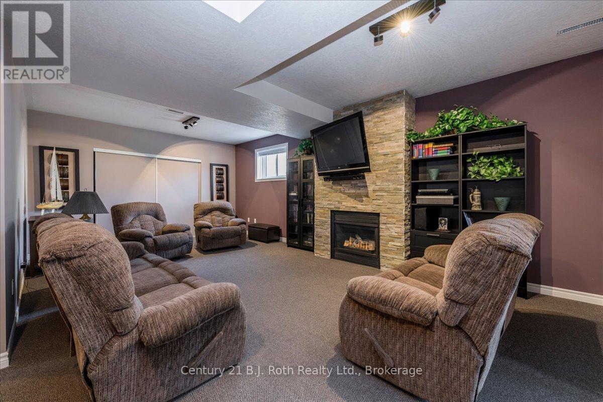 116 Dyer Drive, Wasaga Beach, Ontario  L9Z 1E5 - Photo 15 - S13666170