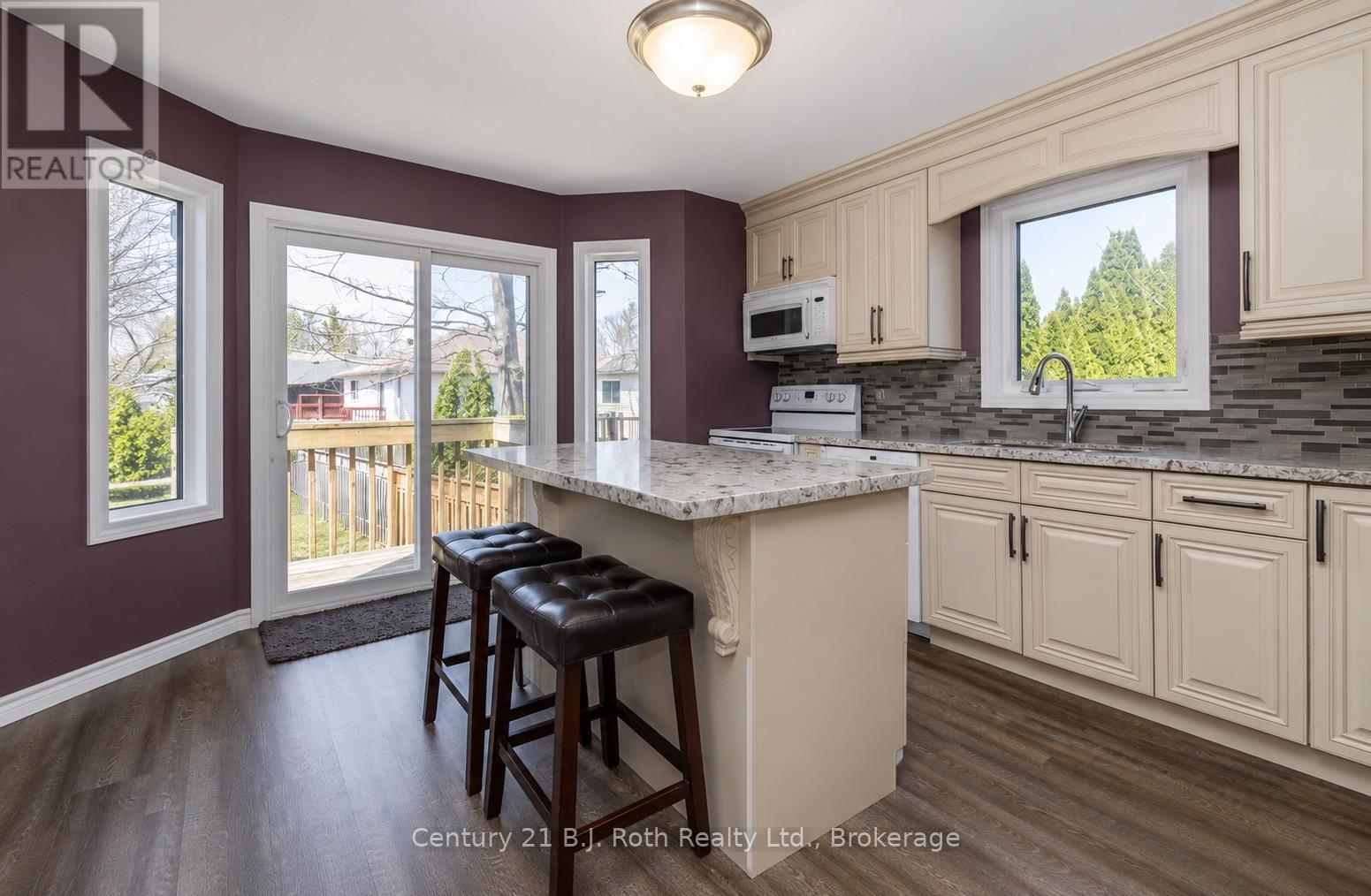 116 Dyer Drive, Wasaga Beach, Ontario  L9Z 1E5 - Photo 5 - S13666170