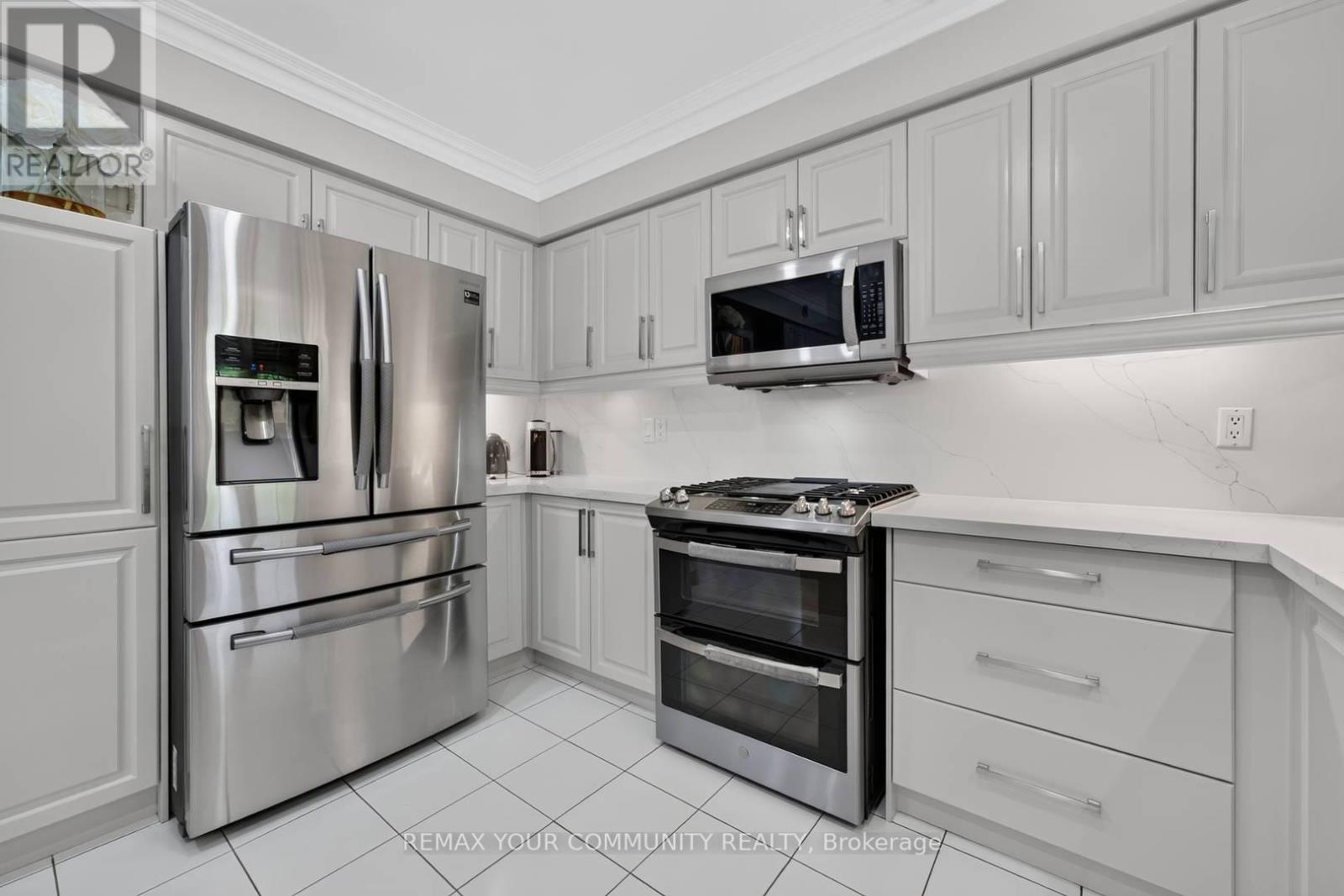 786 Exceller Circle, Newmarket, Ontario  L3X 1P5 - Photo 21 - N13666144