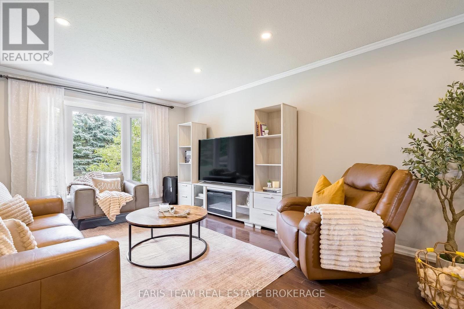 10 Catherine Street, Adjala-Tosorontio (Loretto), Ontario  L0G 1L0 - Photo 13 - N13666146