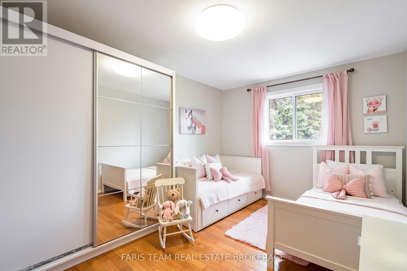 10 Catherine Street, Adjala-Tosorontio (Loretto), Ontario  L0G 1L0 - Photo 18 - N13666146