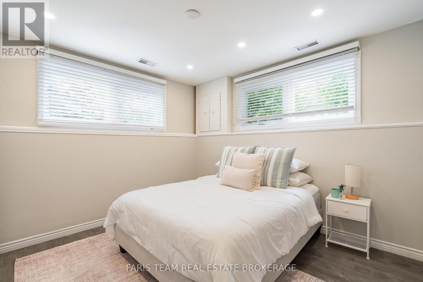 10 Catherine Street, Adjala-Tosorontio (Loretto), Ontario  L0G 1L0 - Photo 22 - N13666146