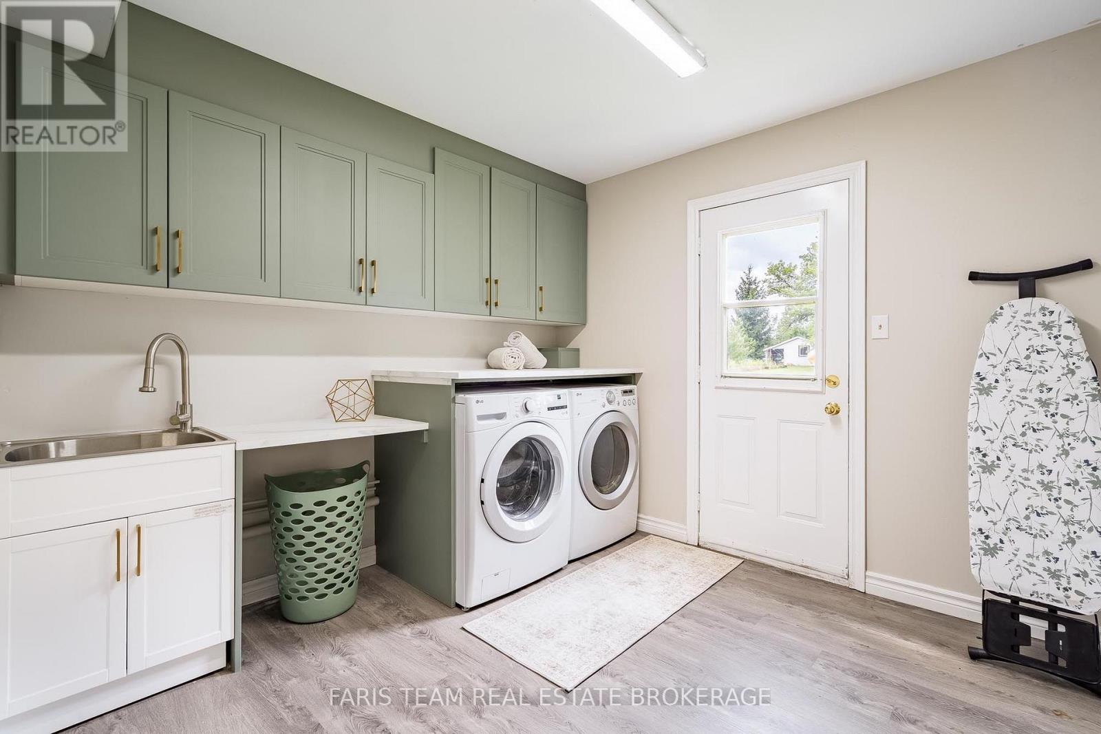10 Catherine Street, Adjala-Tosorontio (Loretto), Ontario  L0G 1L0 - Photo 24 - N13666146
