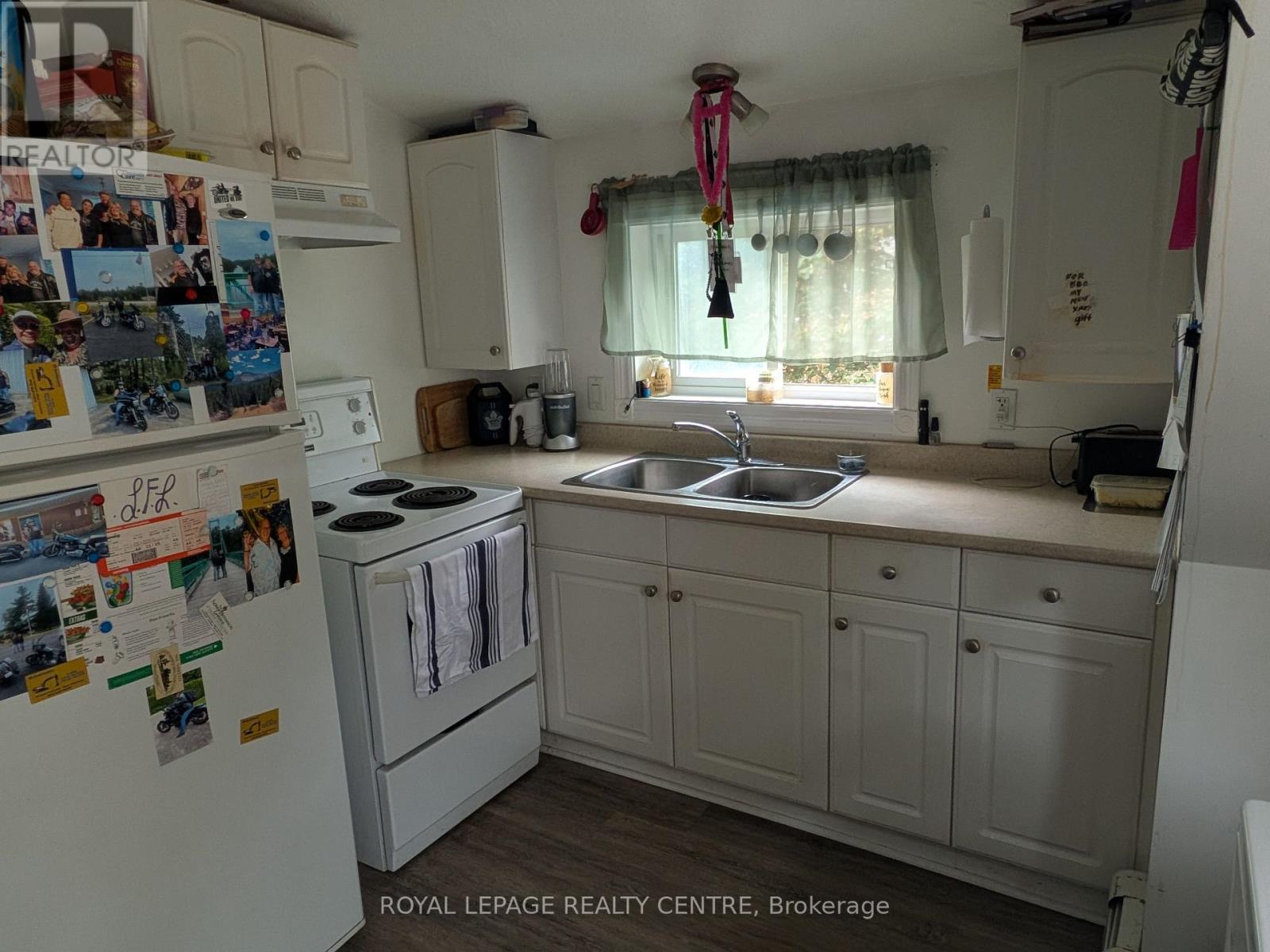 Upper - 10 Dufferin Street, Barrie, Ontario L4N 2J7 - Photo 5 - S13666156