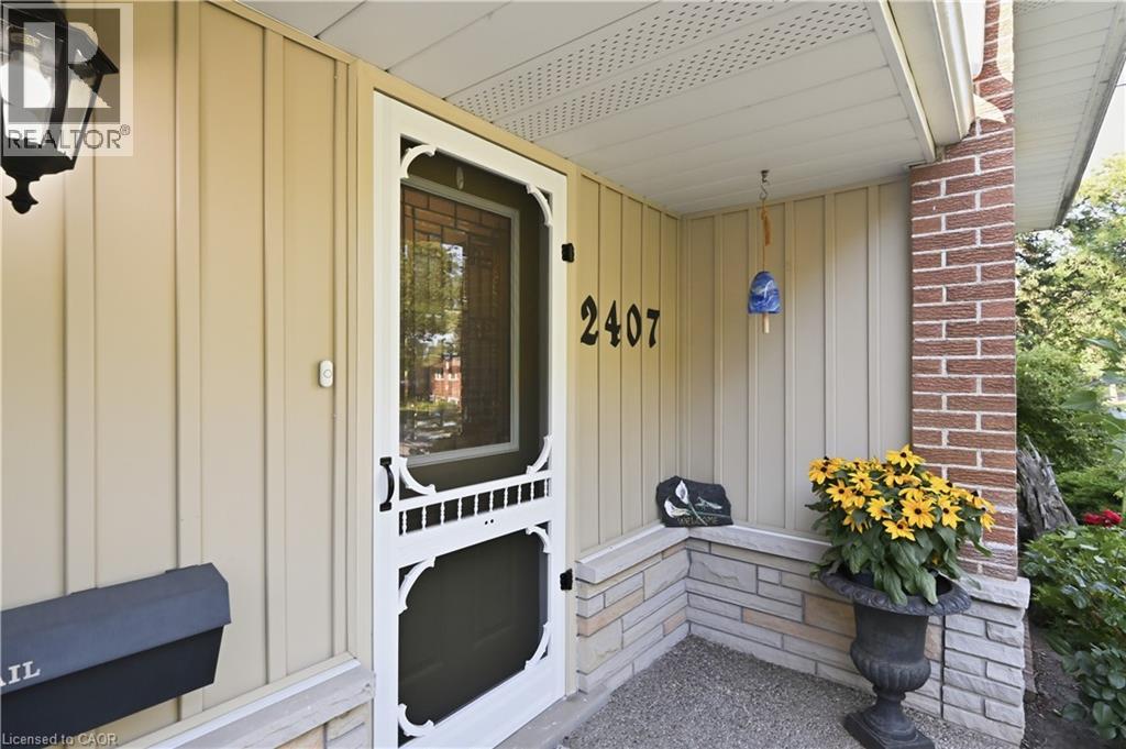 2407 St Frances Drive, Burlington, Ontario  L7P 1V3 - Photo 7 - 40853122