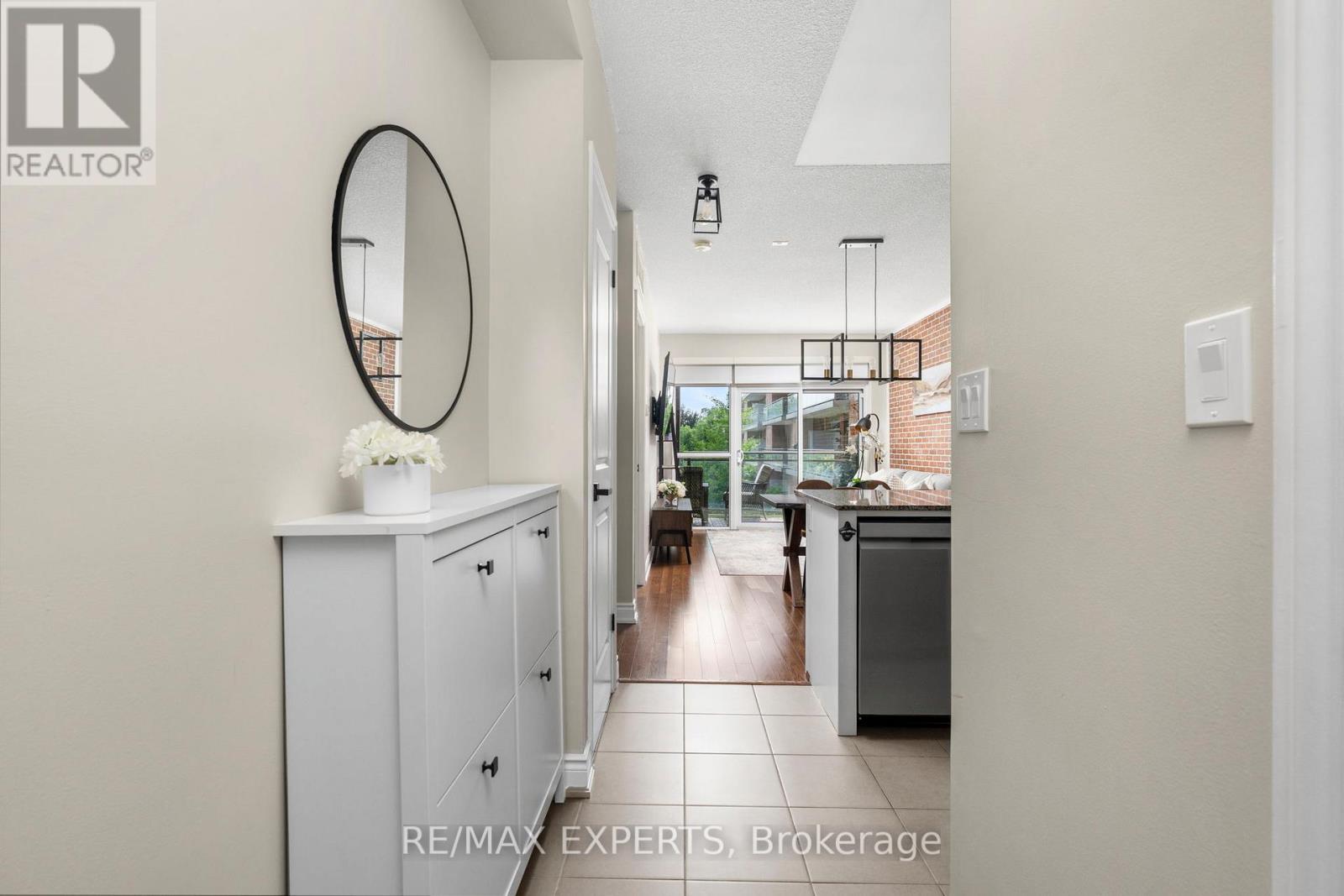301 - 281 Woodbridge Avenue, Vaughan, Ontario L4L 0C6 - Photo 3 - N13526120