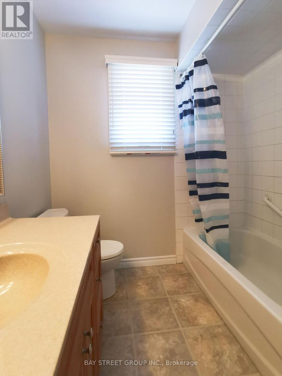 2034 Oxford Avenue, Oakville, Ontario  L6H 4K7 - Photo 10 - W13666100