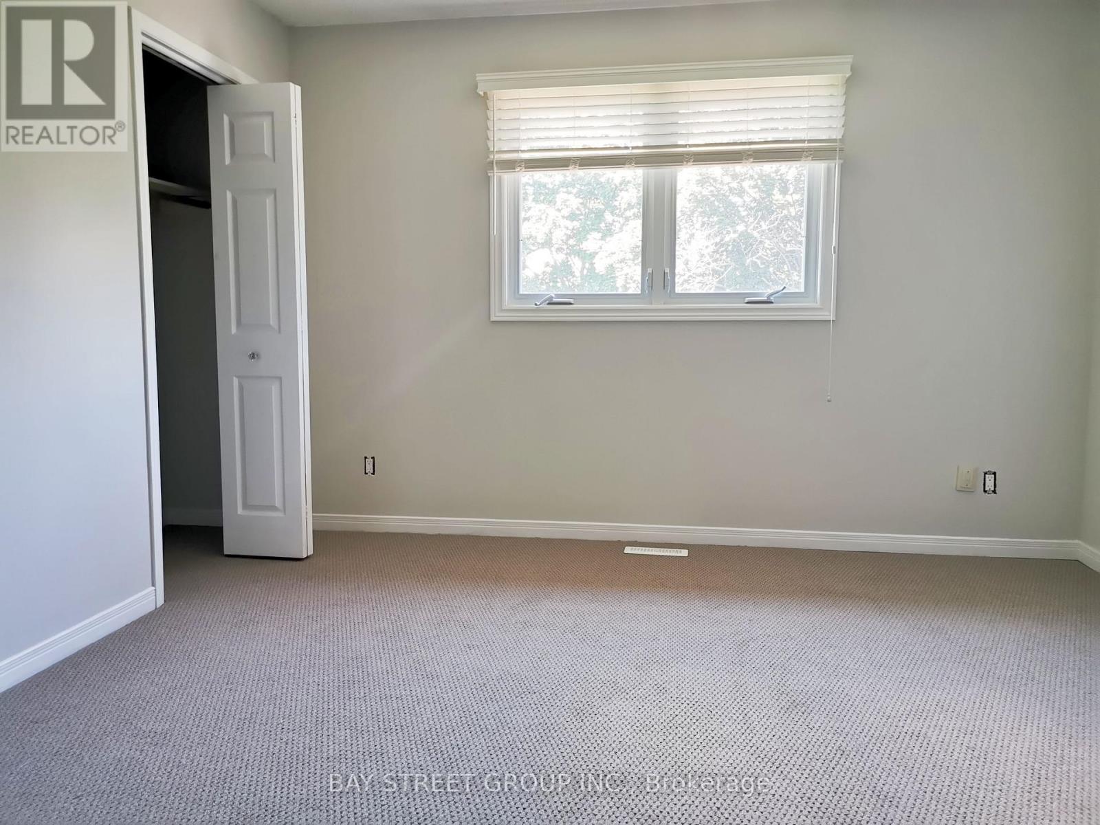 2034 Oxford Avenue, Oakville, Ontario  L6H 4K7 - Photo 11 - W13666100