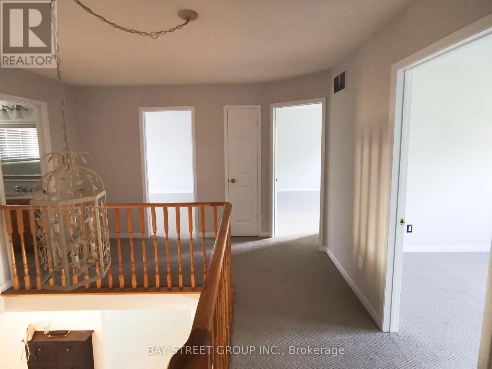2034 Oxford Avenue, Oakville, Ontario  L6H 4K7 - Photo 12 - W13666100