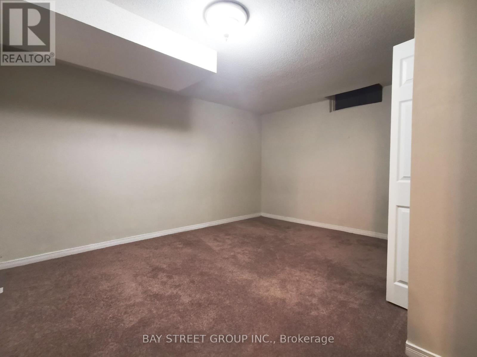 2034 Oxford Avenue, Oakville, Ontario  L6H 4K7 - Photo 15 - W13666100