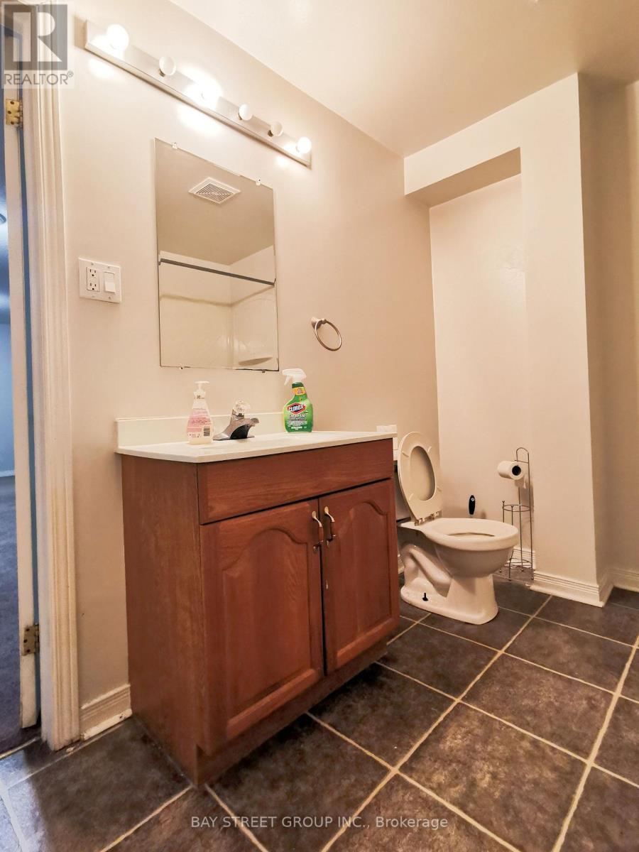 2034 Oxford Avenue, Oakville, Ontario  L6H 4K7 - Photo 19 - W13666100