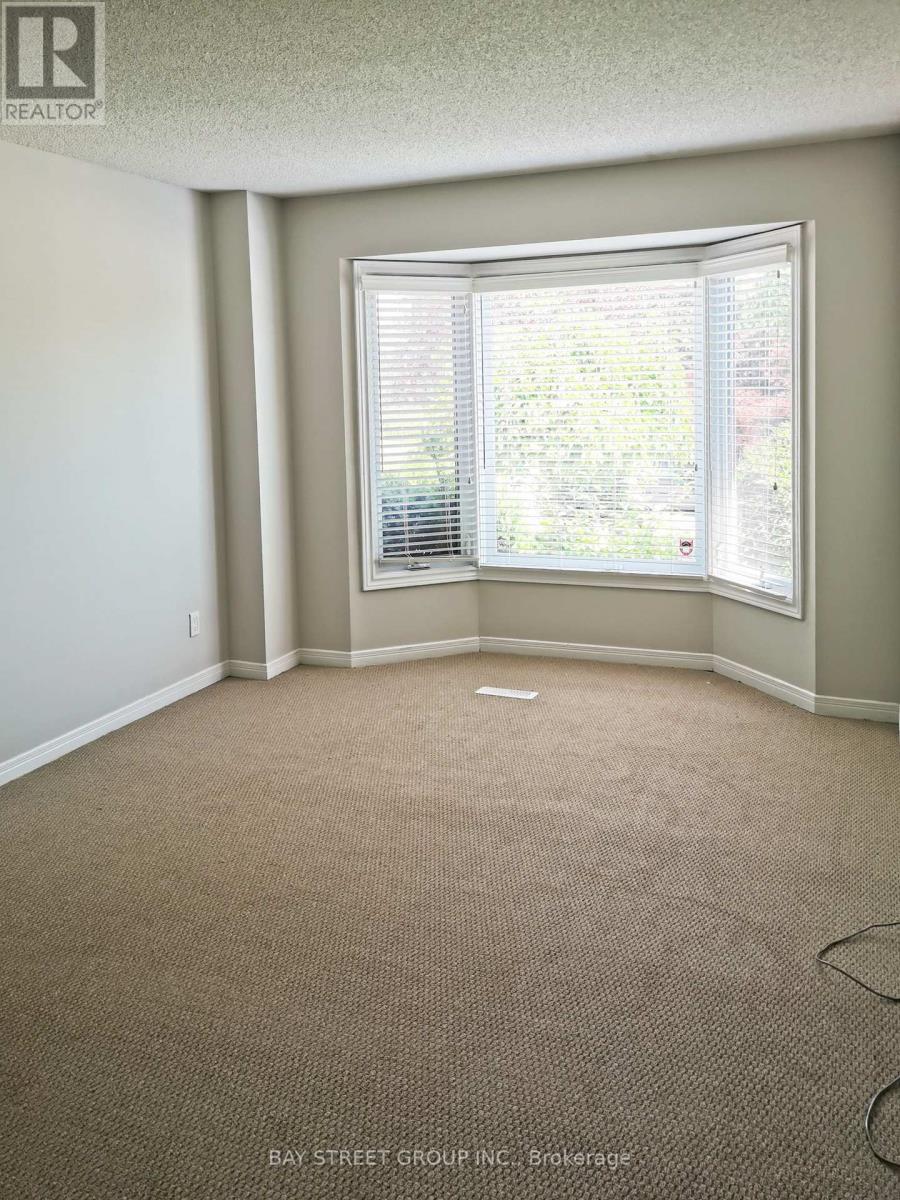 2034 Oxford Avenue, Oakville, Ontario  L6H 4K7 - Photo 4 - W13666100