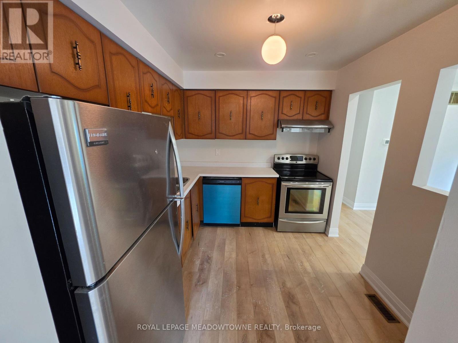 3123 Arnett Court, Mississauga, Ontario  L5N 3G8 - Photo 5 - W13666132