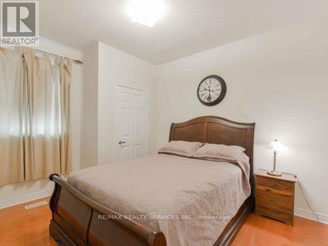 106 Pennyroyal Crescent, Brampton, Ontario L6S 6J6 - Photo 12 - W13666138
