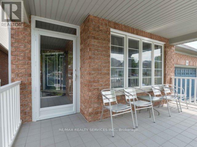 106 Pennyroyal Crescent, Brampton, Ontario L6S 6J6 - Photo 2 - W13666138