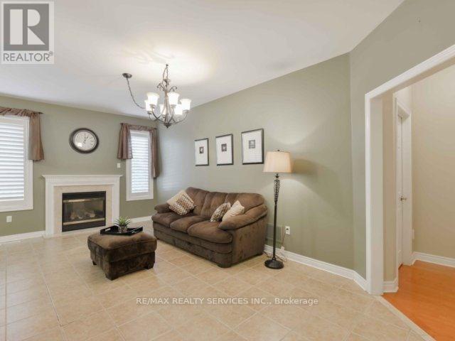 106 Pennyroyal Crescent, Brampton, Ontario L6S 6J6 - Photo 6 - W13666138