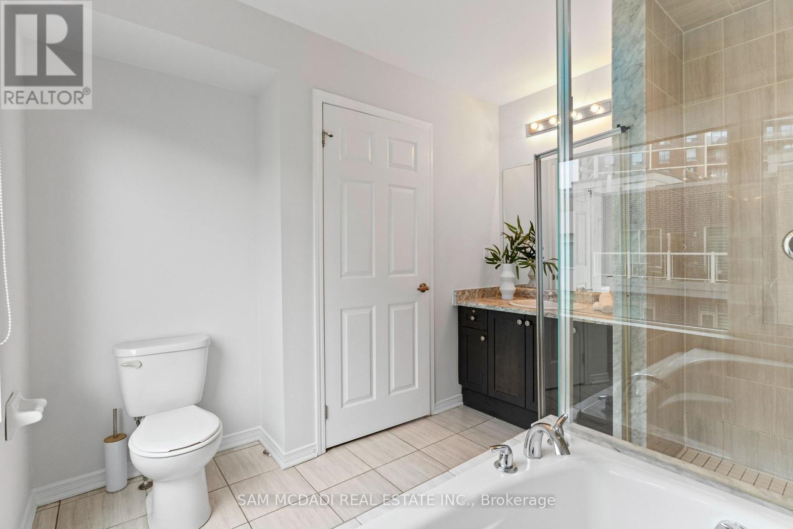 46 - 26 Applewood Lane, Toronto, Ontario  M9C 0C1 - Photo 23 - W13666148