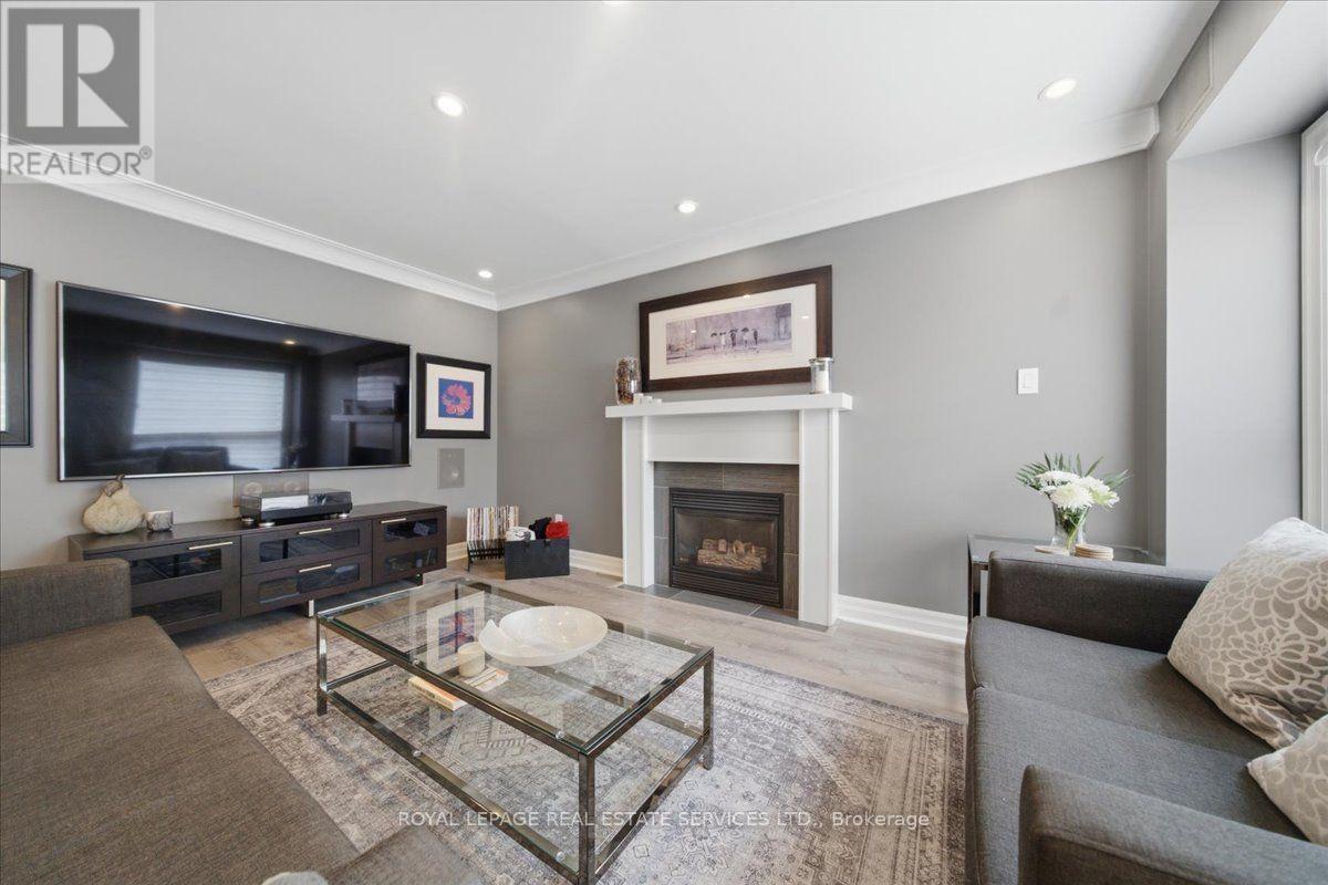 2268 Vista Oak Road, Oakville, Ontario  L6M 3L8 - Photo 12 - W13666158