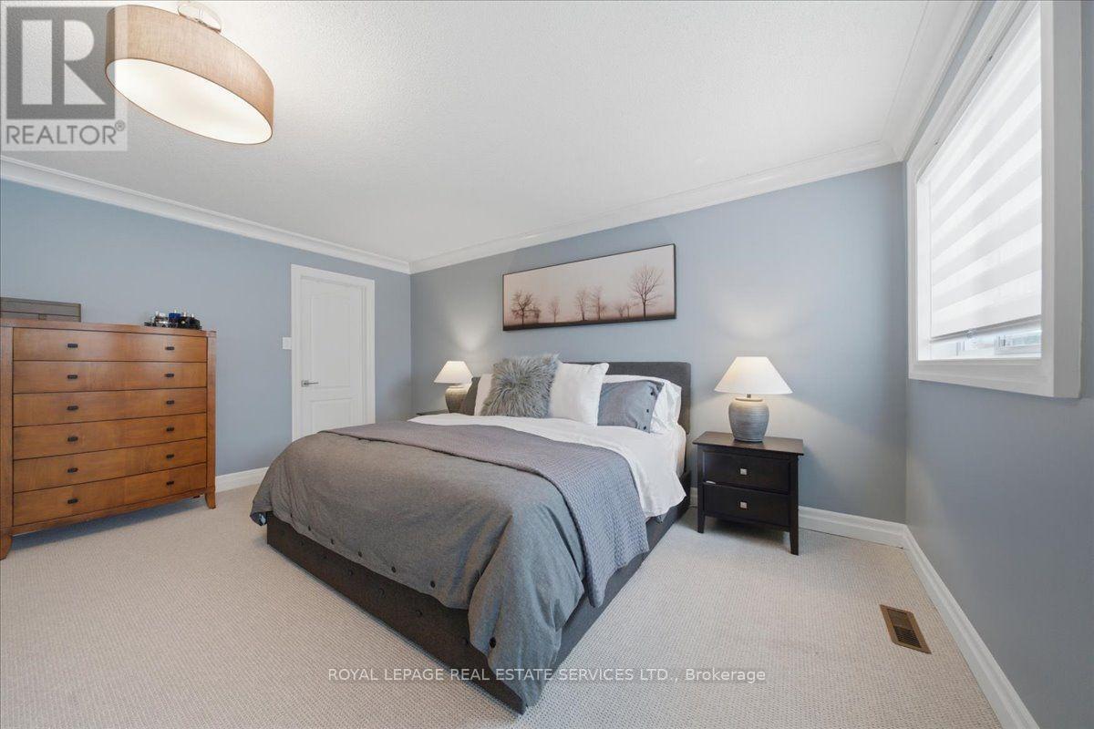 2268 Vista Oak Road, Oakville, Ontario  L6M 3L8 - Photo 17 - W13666158