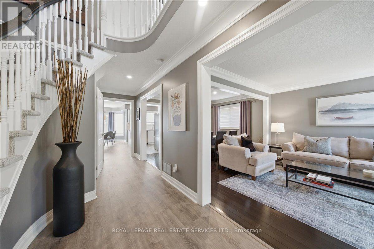 2268 Vista Oak Road, Oakville, Ontario  L6M 3L8 - Photo 5 - W13666158