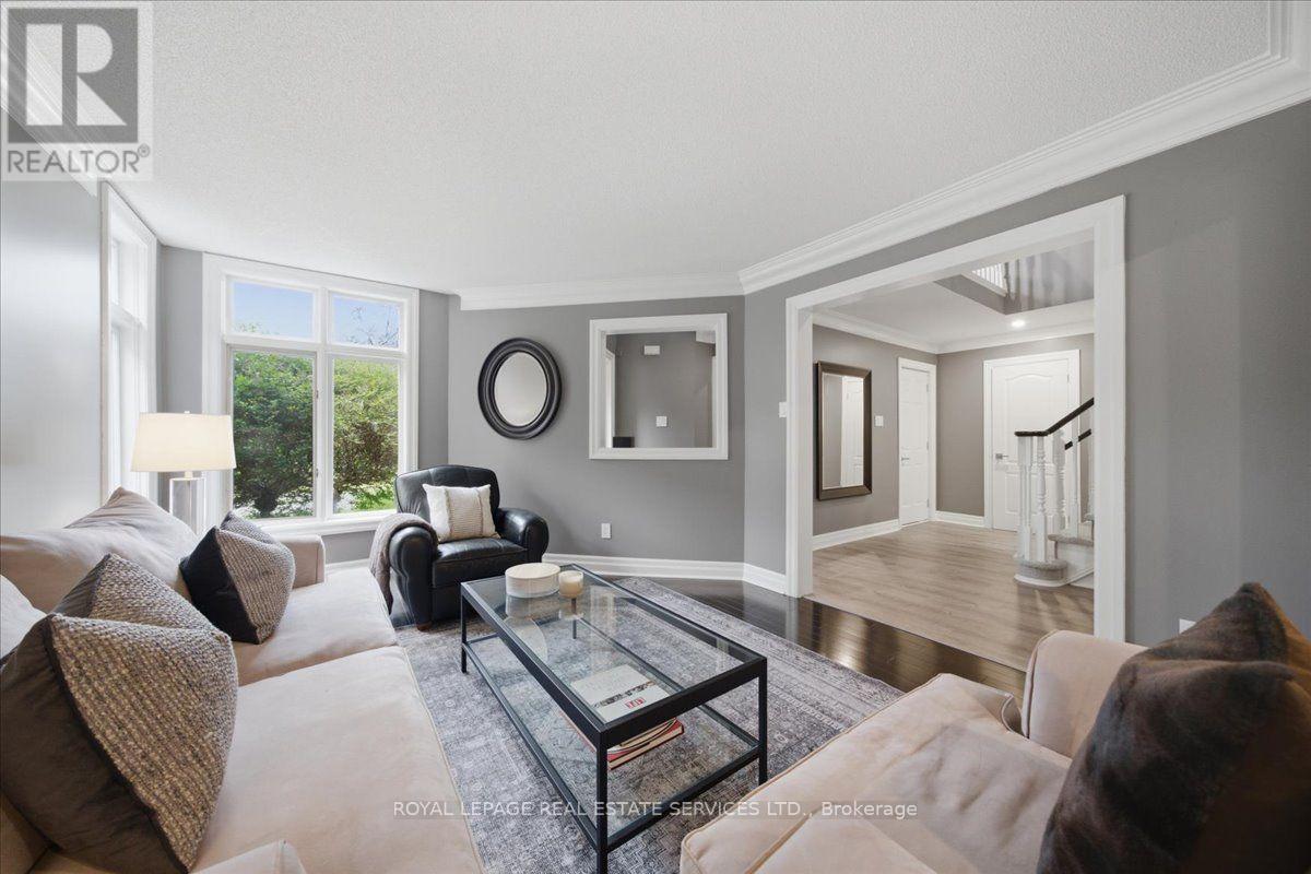 2268 Vista Oak Road, Oakville, Ontario  L6M 3L8 - Photo 7 - W13666158
