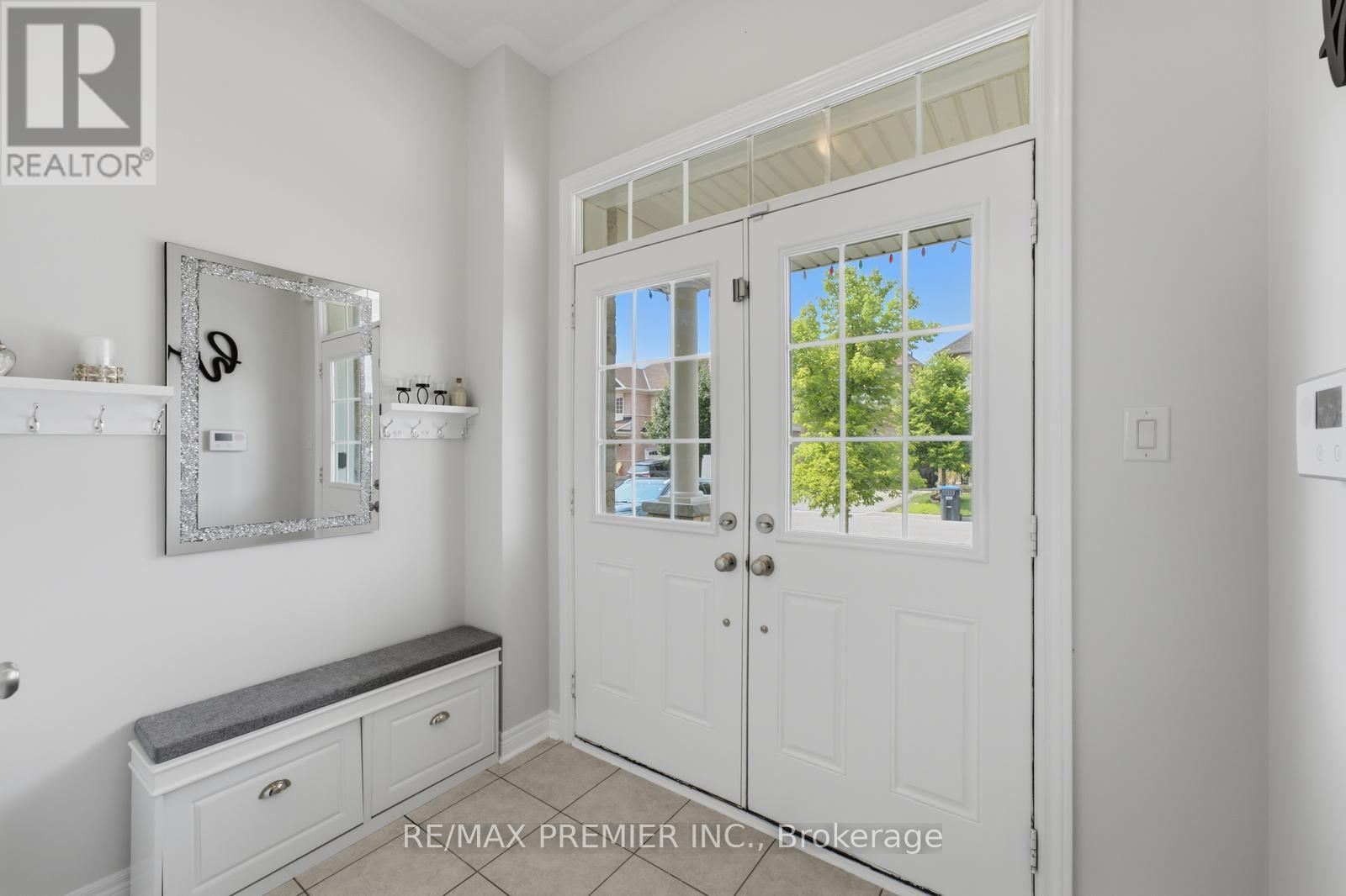 24 Zanetta Crescent, Brampton, Ontario  L6Y 6A3 - Photo 3 - W13666162