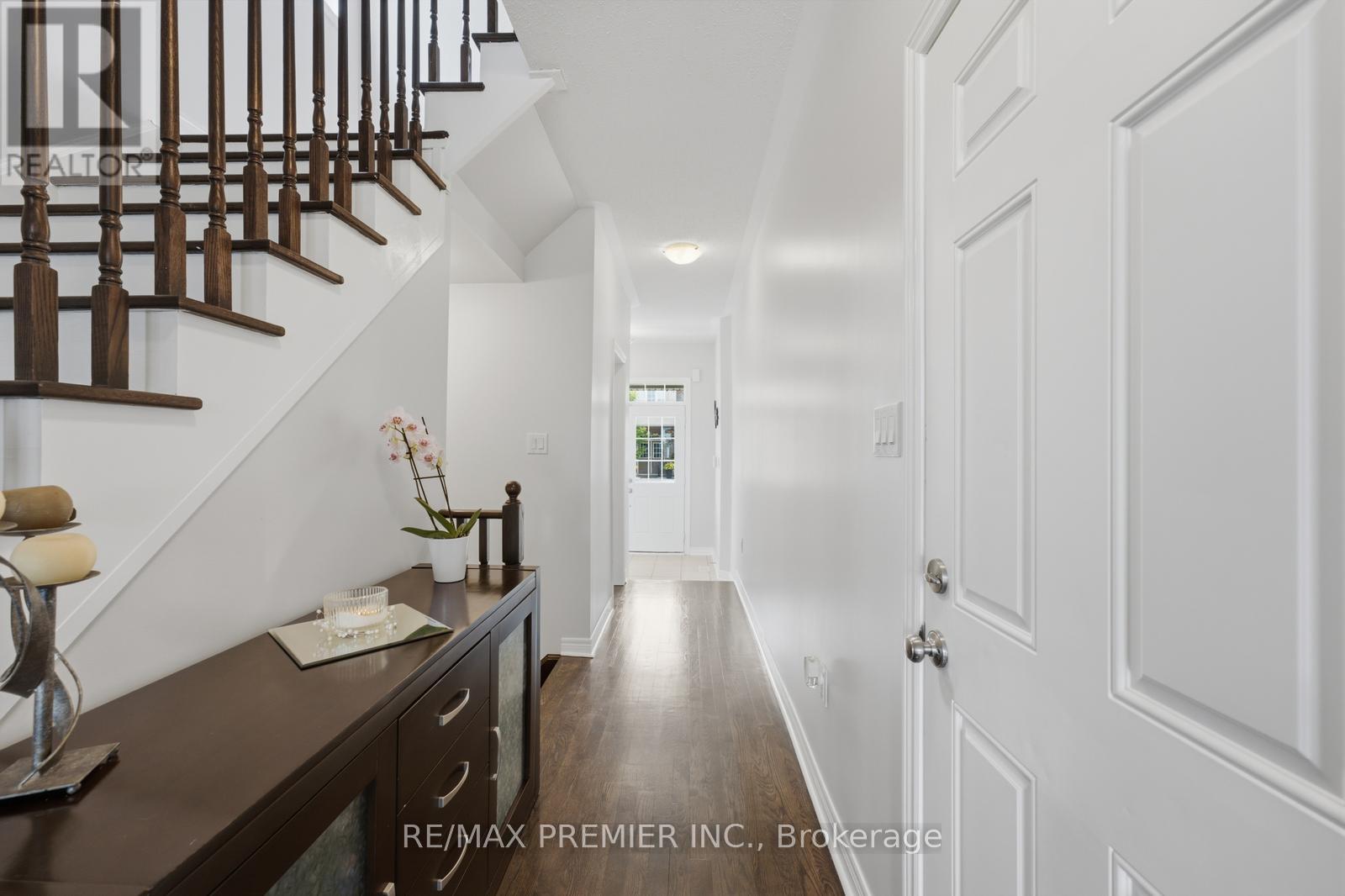 24 Zanetta Crescent, Brampton, Ontario  L6Y 6A3 - Photo 5 - W13666162