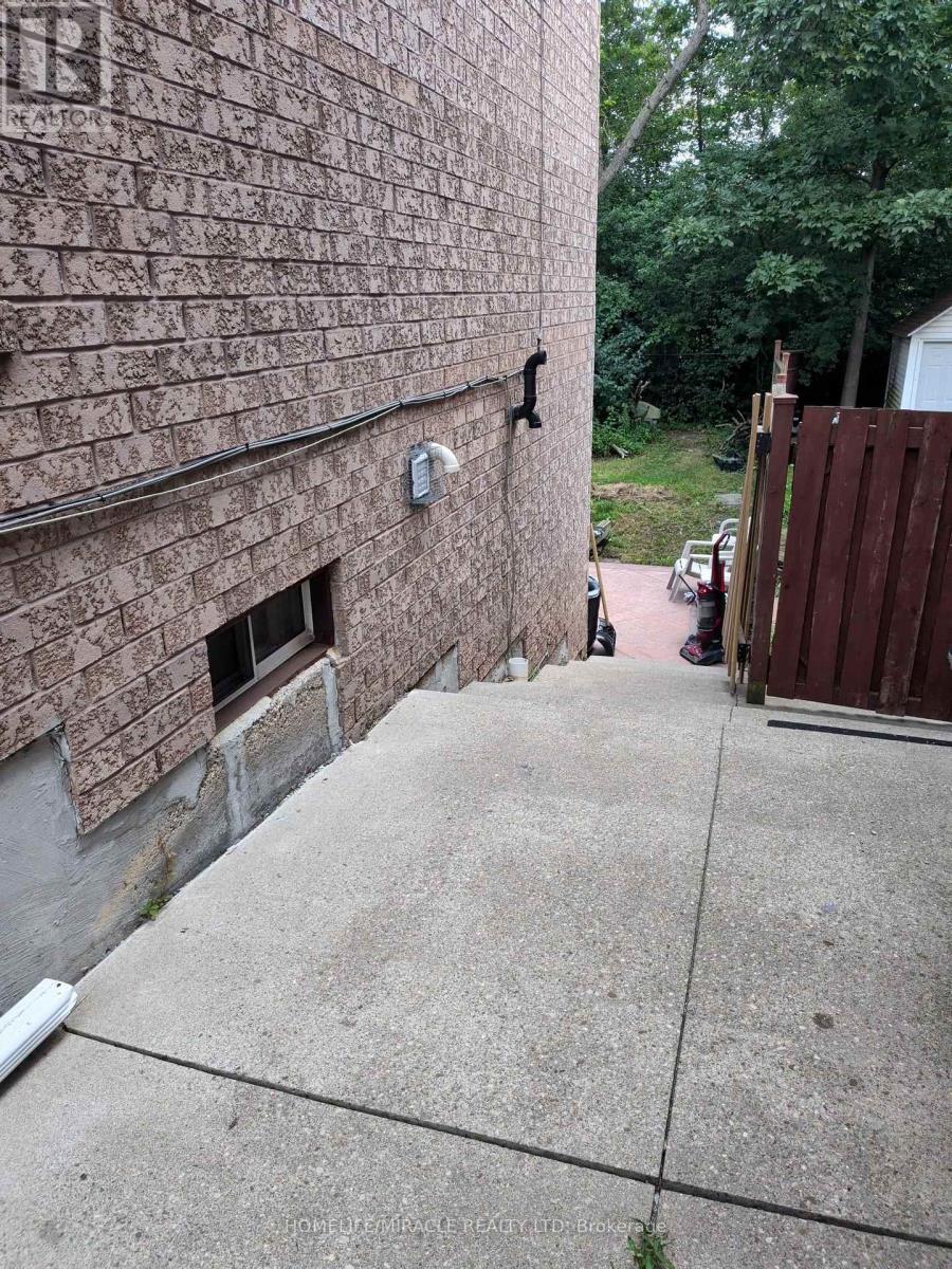 Basement - 1206 Prestonwood Crescent, Mississauga, Ontario L5V 2V3 - Photo 13 - W13666220