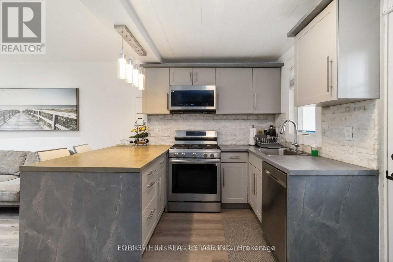 310 Senlac Road, Toronto, Ontario  M2R 1R1 - Photo 4 - C13169992