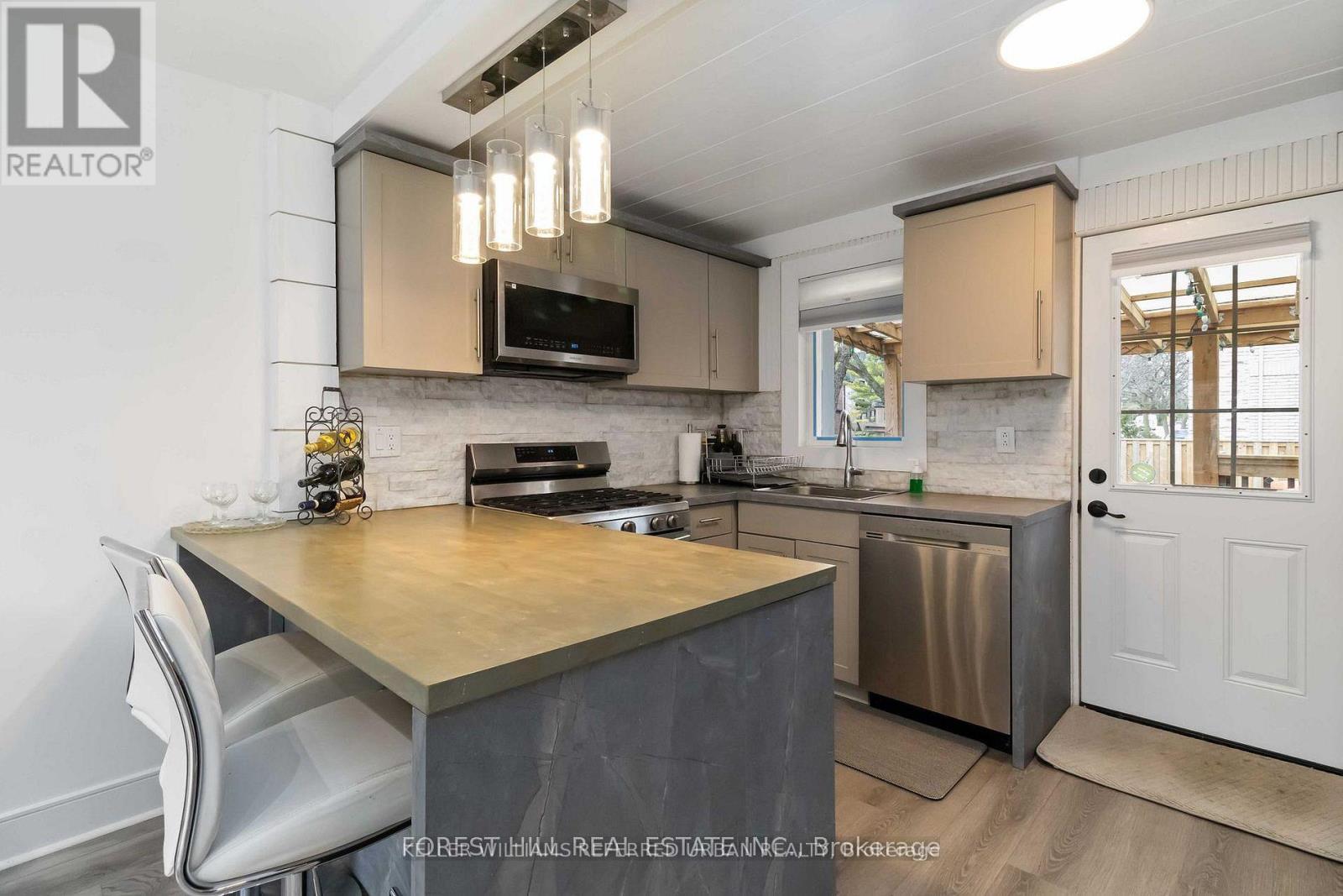 310 Senlac Road, Toronto, Ontario  M2R 1R1 - Photo 5 - C13169992