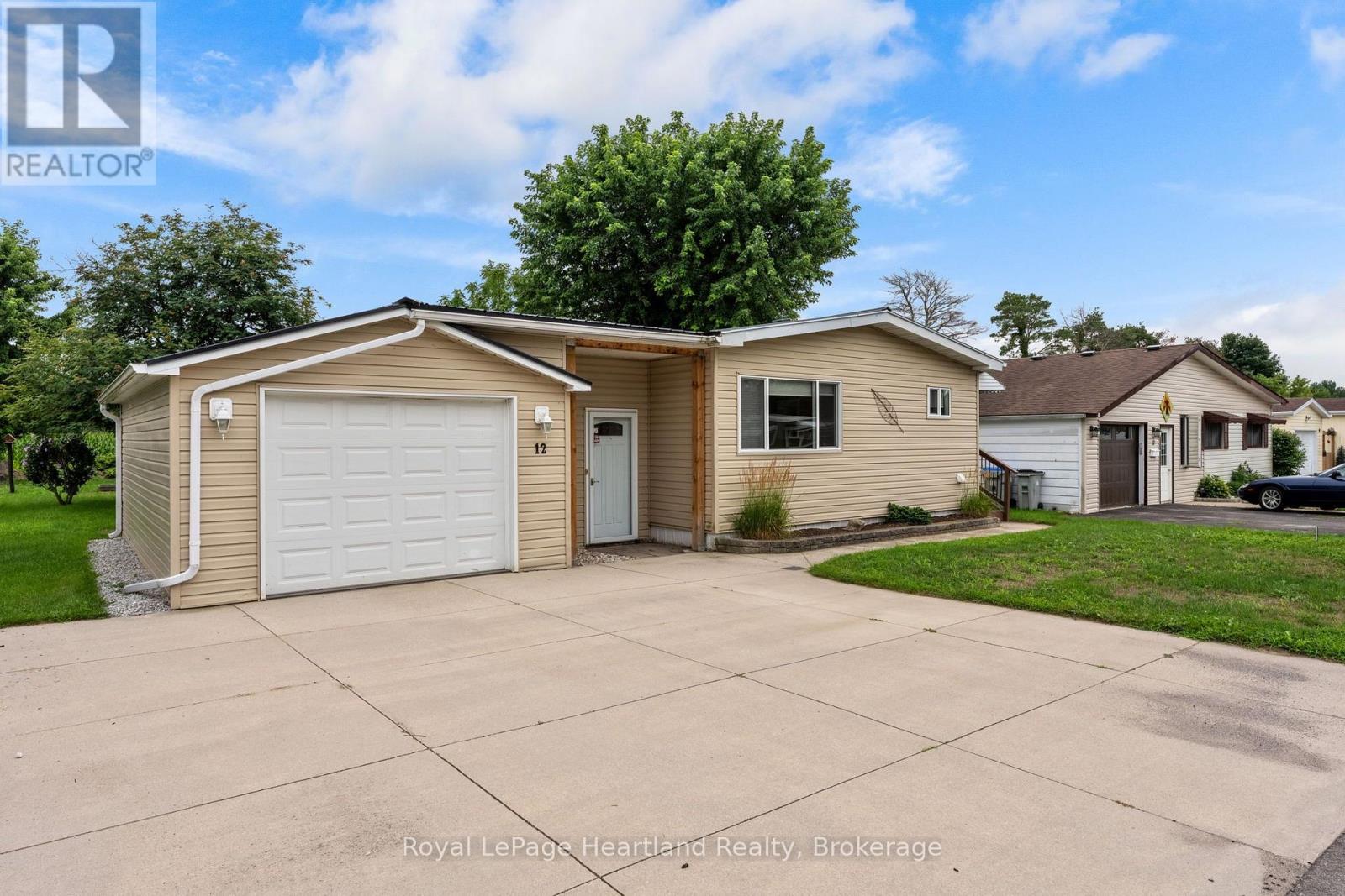 12 VELMA STREET, Strathroy-Caradoc, Ontario