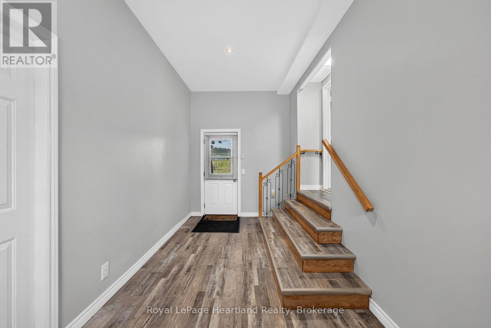 12 Velma Street, Strathroy-Caradoc, Ontario  N7G 3L3 - Photo 3 - X13517492