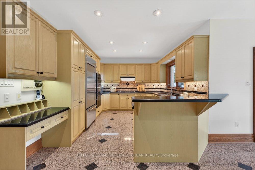 162 Codsell Avenue, Toronto, Ontario  M3H 3W6 - Photo 15 - C13156062