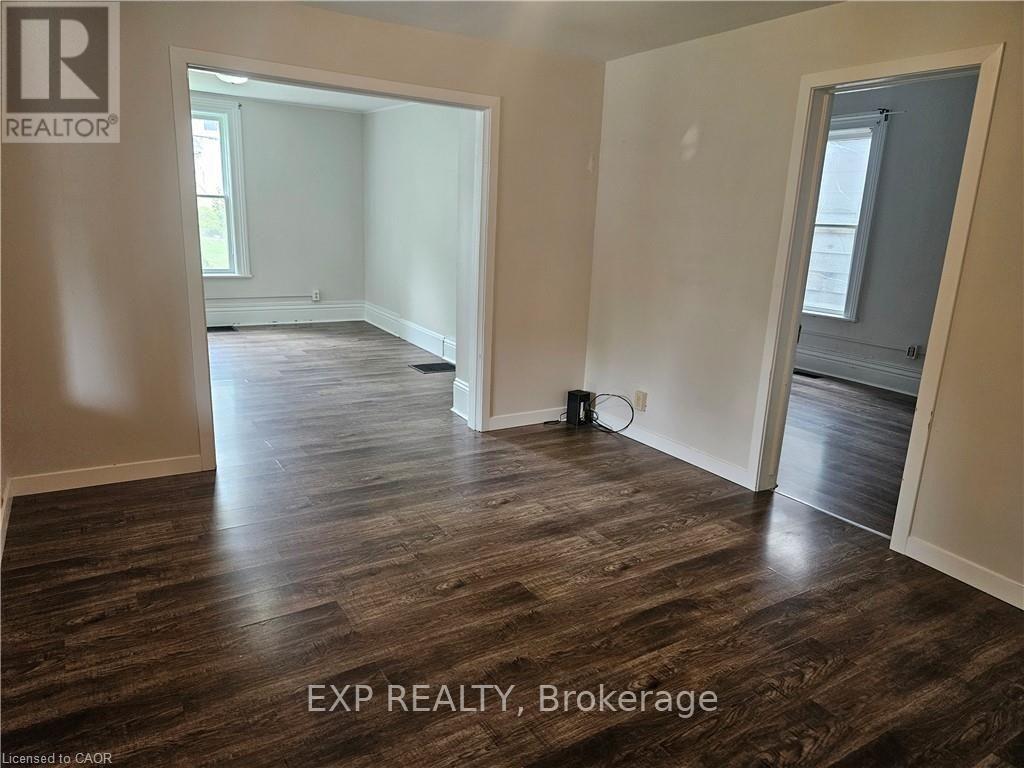 15 Cedar Street, Aylmer, Ontario N5H 2E6 - Photo 2 - X13666212