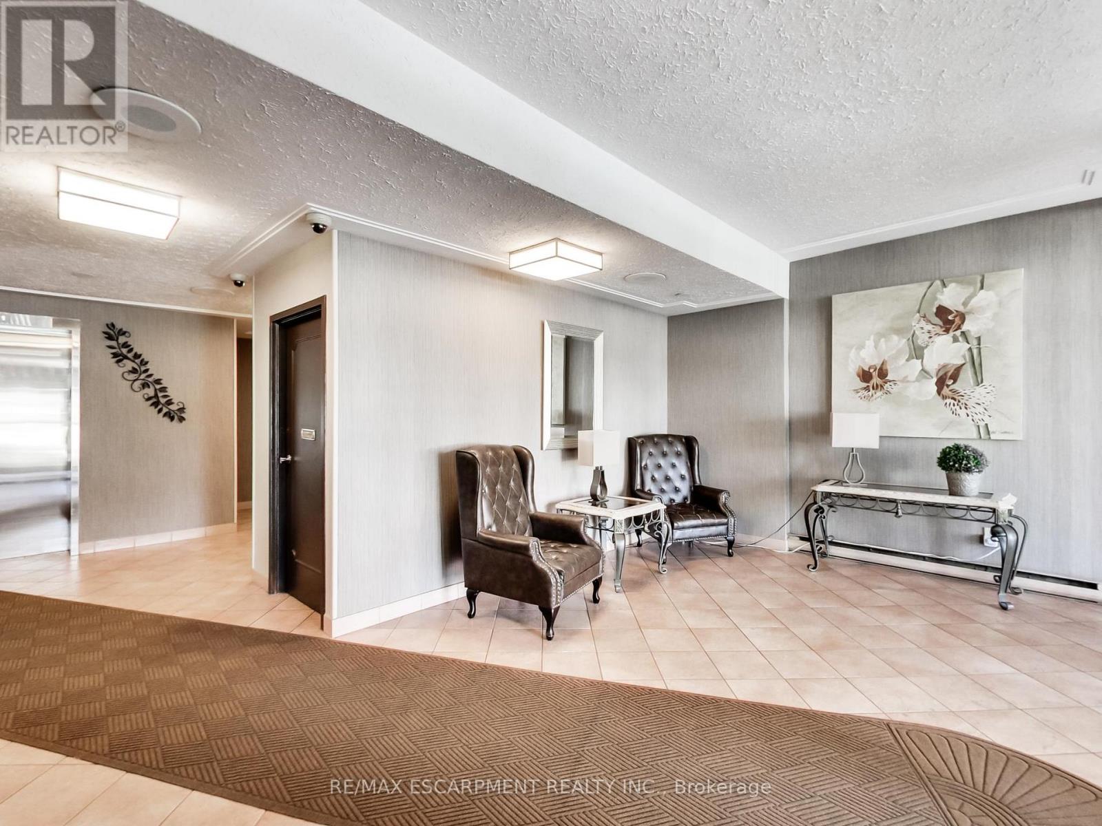 405 - 30 Harrisford Street, Hamilton, Ontario  L8K 6M9 - Photo 5 - X12720598