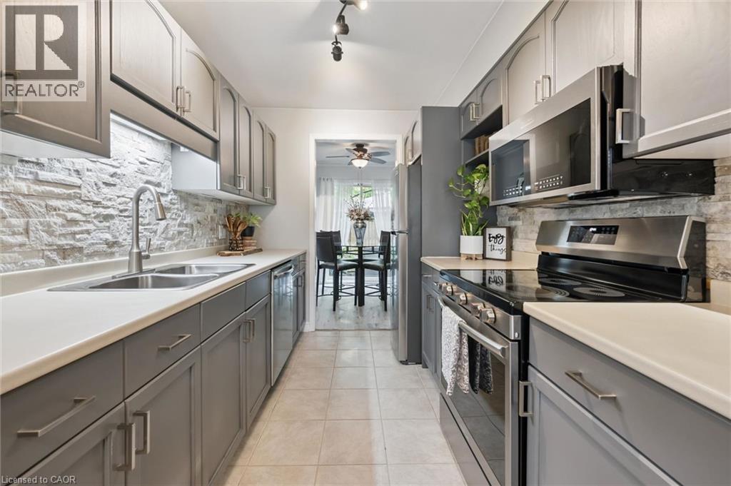 199 Saginaw Parkway Unit# 15, Cambridge, Ontario  N1T 1T9 - Photo 13 - 40853735
