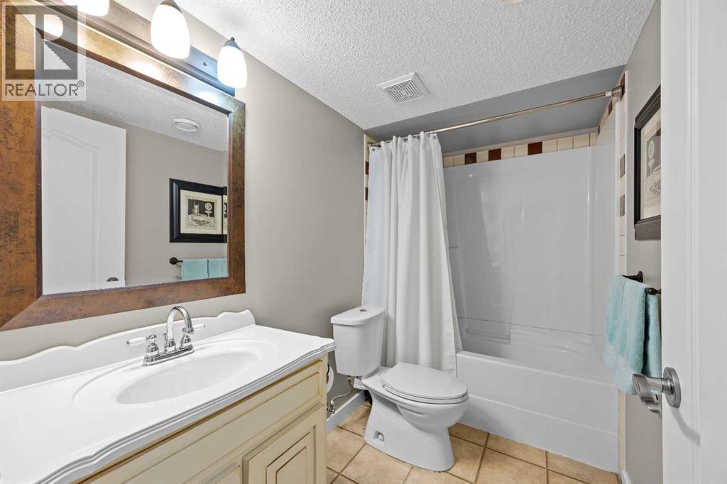 113 Tusslewood Bay Nw, Calgary, Alberta  T3L 2Y3 - Photo 36 - A2327035