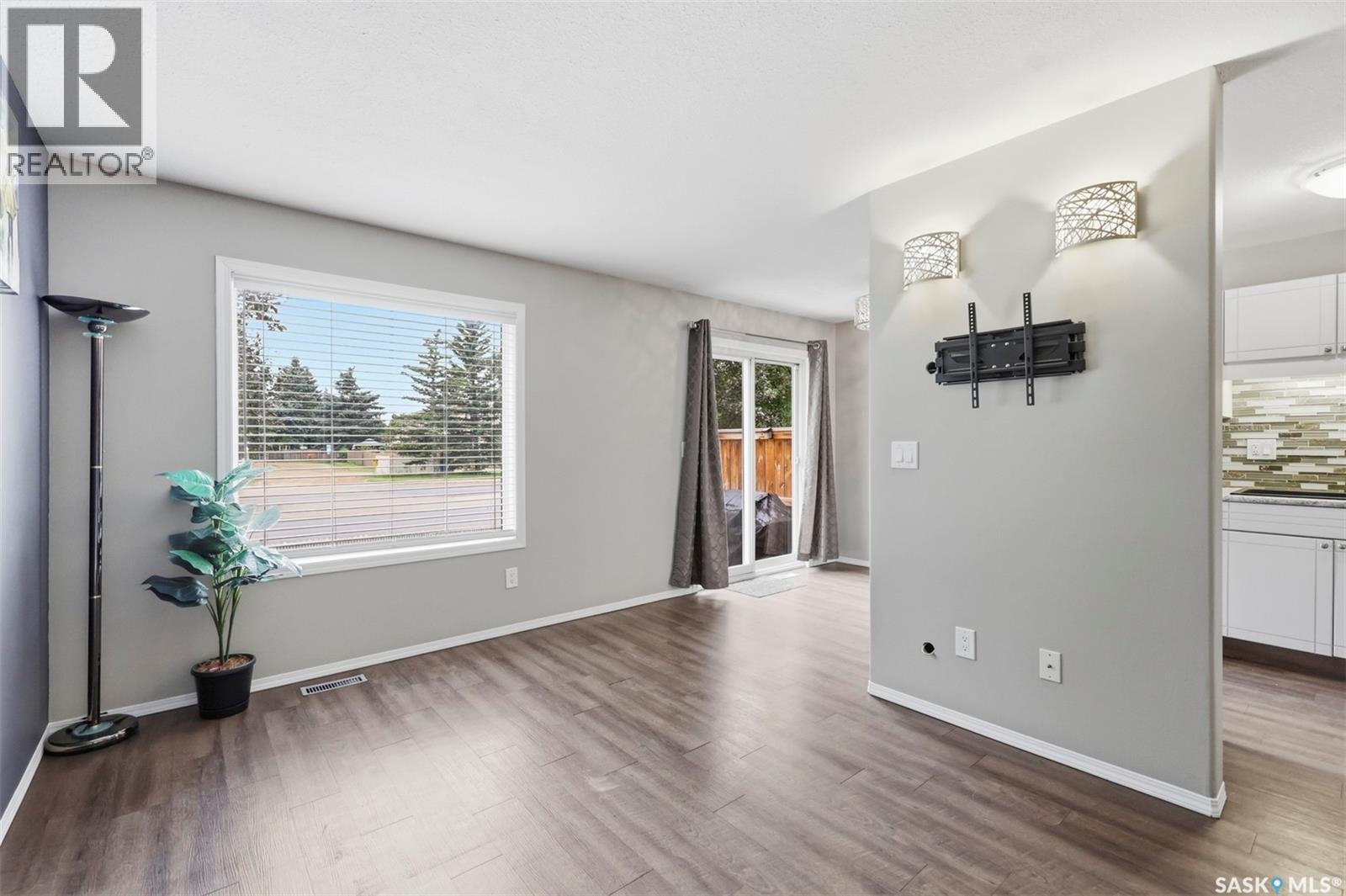8 103 Berini Drive, Saskatoon, Saskatchewan  S7N 4N2 - Photo 6 - SK045253