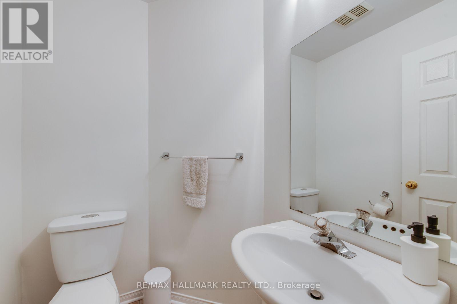 15 Whistle Post Street, Toronto, Ontario  M4E 3W7 - Photo 12 - E13659094